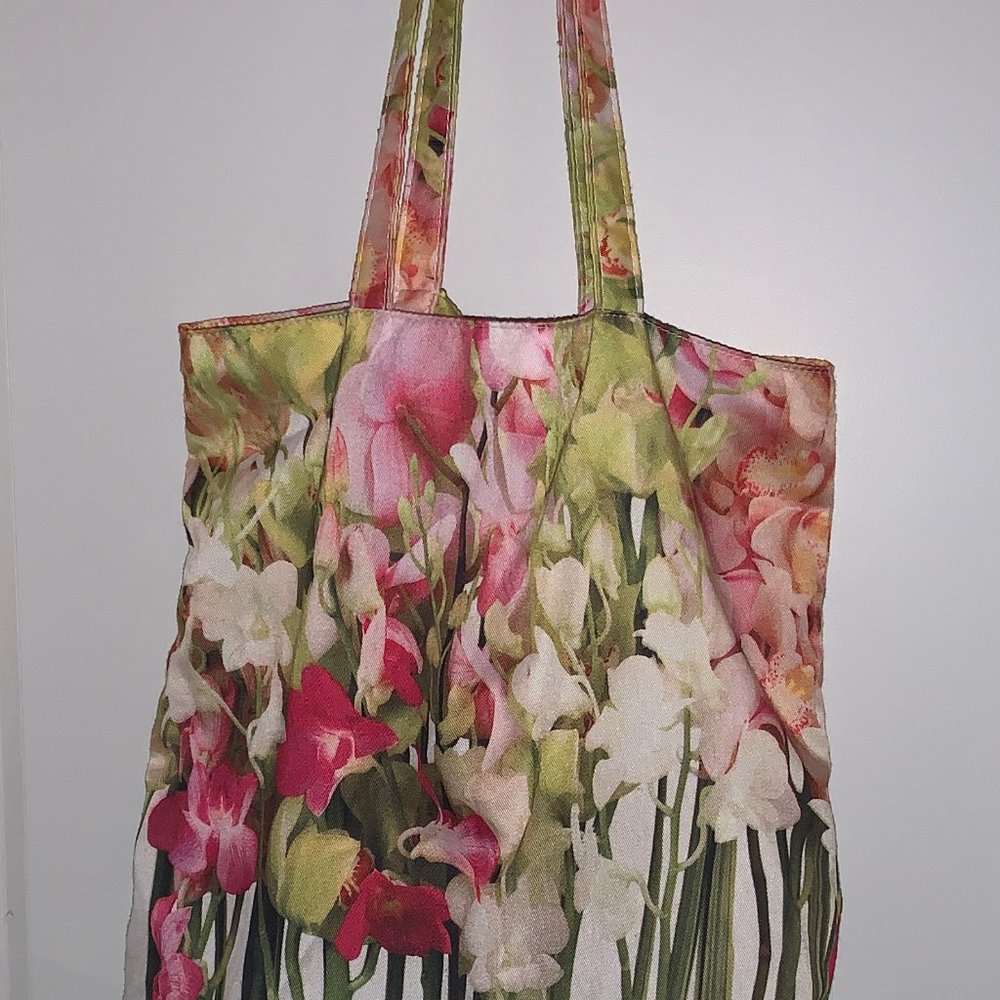 Bath and Body Works Floral Tote - Picture 2 of 3